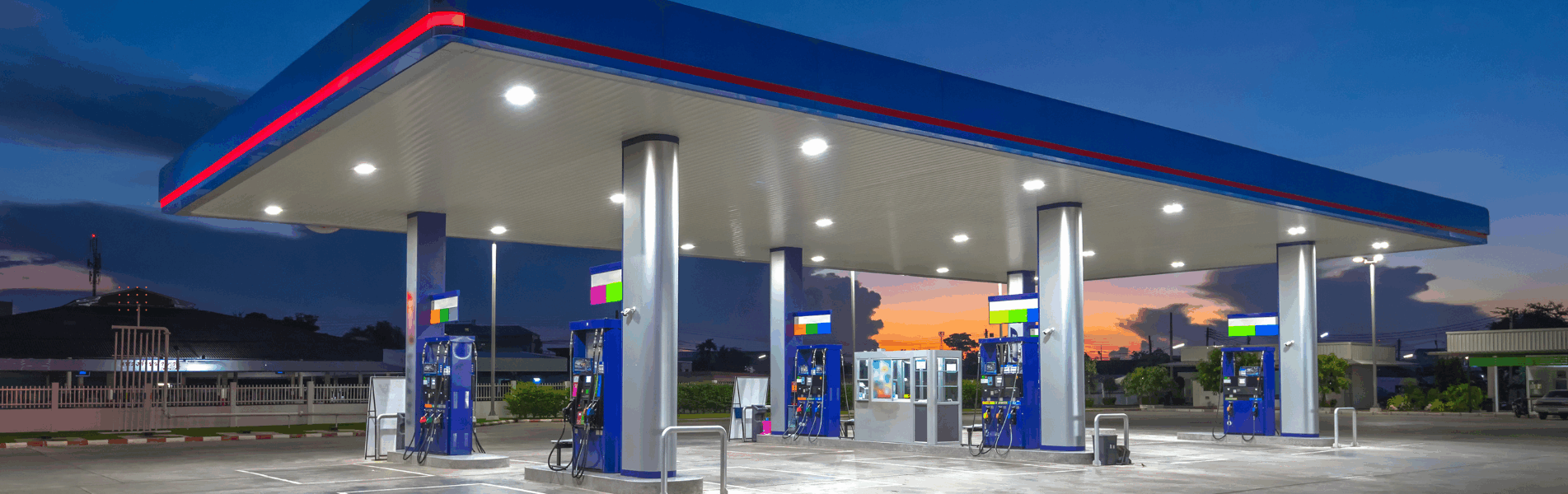 Solv - PM hero (1920 x 600 px) (1) gas station at night for SolvOne fuel industry software project management